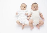 不要擔心兩年后移植兩個冷凍胚胎是否是雙胞胎，找出影響