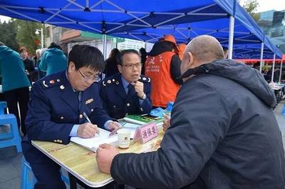 消費(fèi)權(quán)益要保護(hù),普法宣傳進(jìn)世貿(mào)——新昌縣司法局開展消費(fèi)者權(quán)益保護(hù)主題普法宣傳活動(dòng)